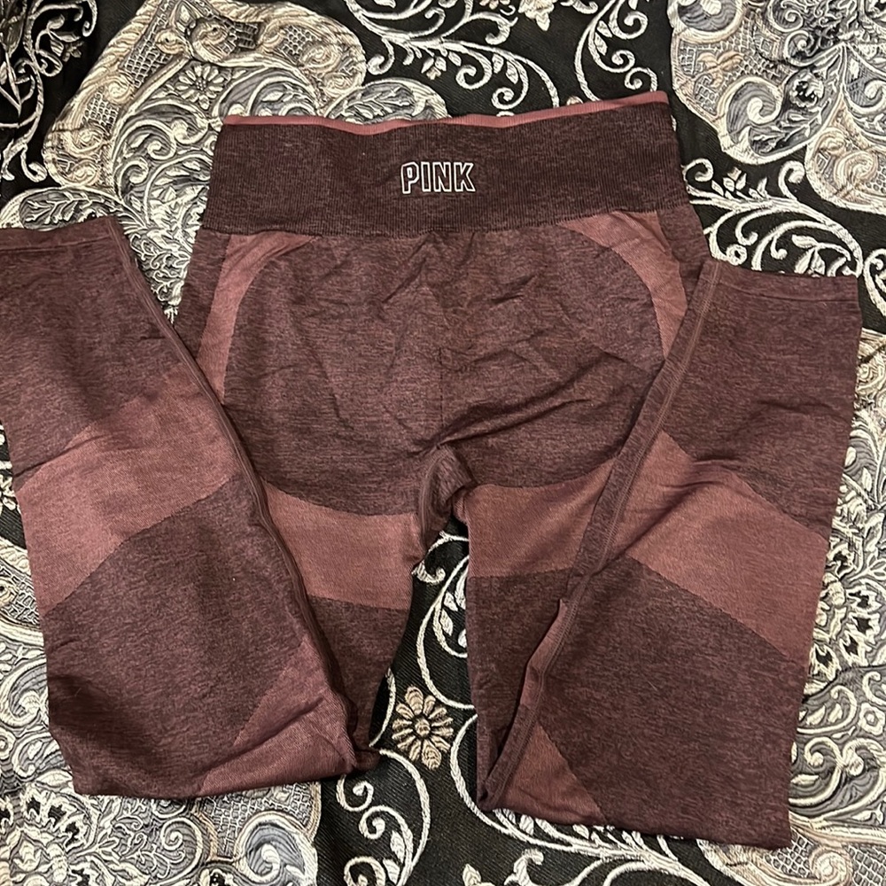 Pink seamless leggings